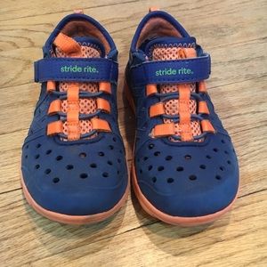 Stride Rite Phibian size 9